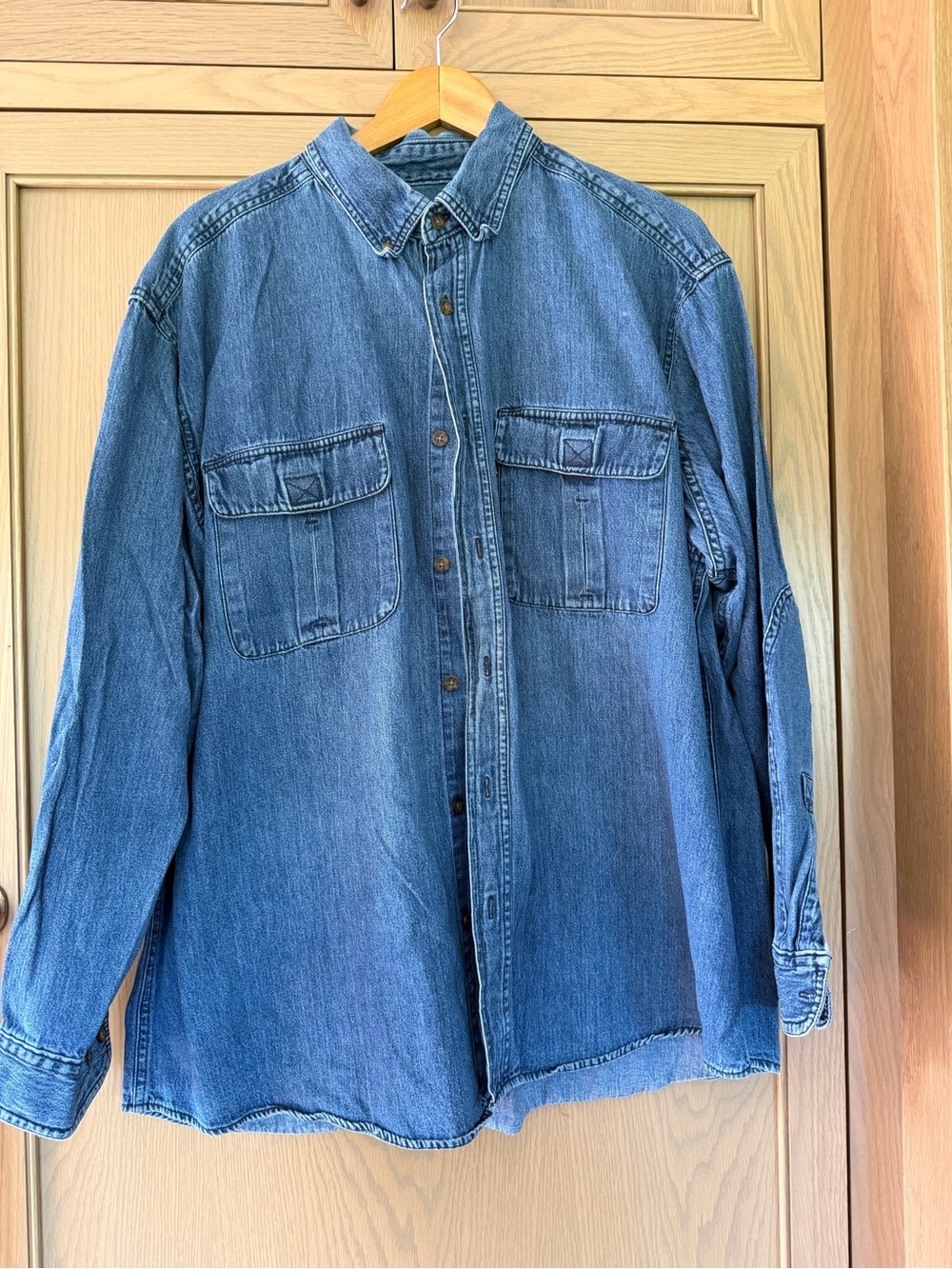 Vintage Woolrich Blue Denim Button-Down Casual Shirt men's / XLG